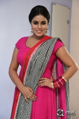Poorna at Jayammu Nischayammu Raa Movie Song Launch